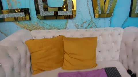 Snapshot of cute__emma chatting on January 2025 05:07:02 PM online show from January 2025 05:07:02 PM