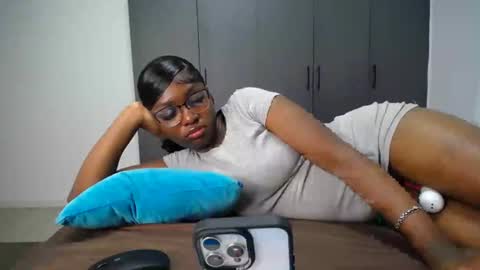 Snapshot of cute_ass18 chatting on June 2026 09:00:01 AM Liya online show from June 2026 09:00:01 AM