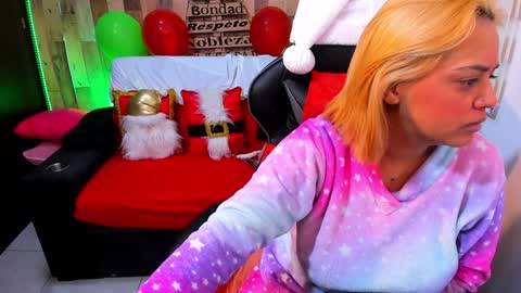    Independent Model online show from December 2024 07:24:01 PM