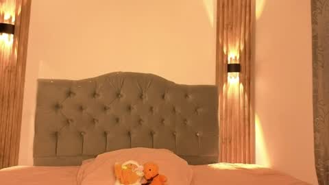 Emma online show from April 2026 11:00:02 AM