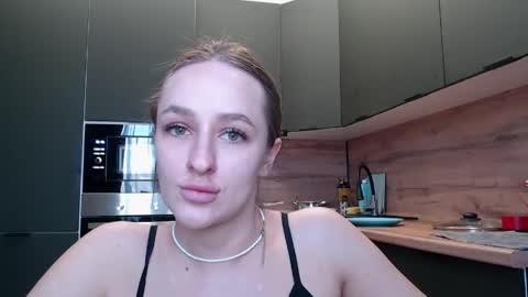 cute_girl_mia__ online show from May 2026 10:43:02 AM