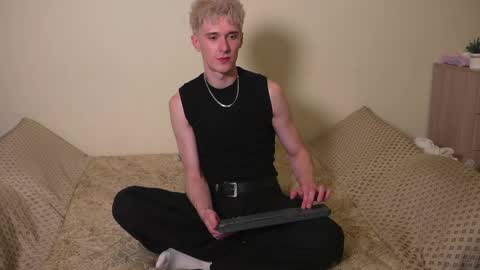Snapshot of cute_joni chatting on May 2026 06:27:02 PM ToniDaniel online show from May 2026 06:27:02 PM