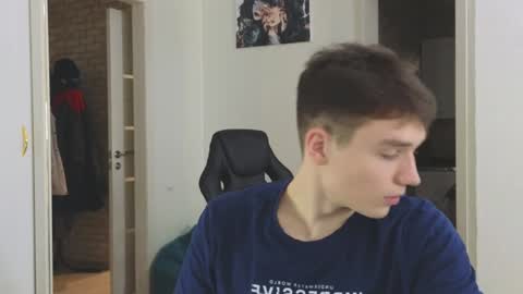 Snapshot of cute_junk chatting on December 2024 11:37:02 PM Kite and Jack online show from December 2024 11:37:02 PM