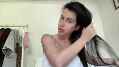 Snapshot of cute_kriss94 chatting on May 2026 12:57:01 PM cute_kriss94 online show from May 2026 12:57:01 PM