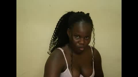 Snapshot of cute_latifah chatting on January 2026 08:12:01 PM cute_latifah online show from January 2026 08:12:01 PM