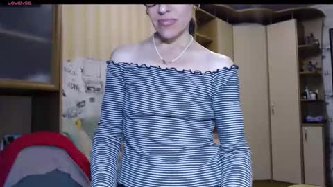 cute_lion_ online show from December 2025 12:32:01 PM