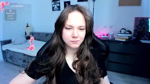 Emily online show from February 2026 07:20:02 AM