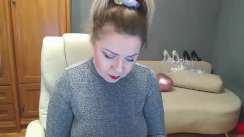 cute_phoenix online show from April 2026 02:15:01 PM
