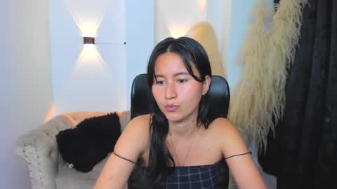 Snapshot of cute_rouss chatting on December 2024 08:03:02 AM ROUSS online show from December 2024 08:03:02 AM