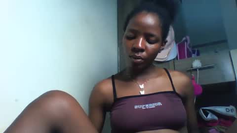Snapshot of cute_sexy3 chatting on January 2025 07:05:01 PM SHARON online show from January 2025 07:05:01 PM