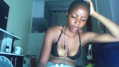 Snapshot of cute_sexy3 chatting on April 2026 09:56:01 PM SHARON online show from April 2026 09:56:01 PM