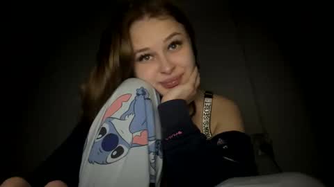 Snapshot of cute_shy00 chatting on November 2025 11:59:02 PM cute_shy00 online show from November 2025 11:59:02 PM