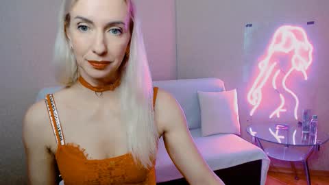 cute_smile_shy online show from December 2025 09:23:02 PM