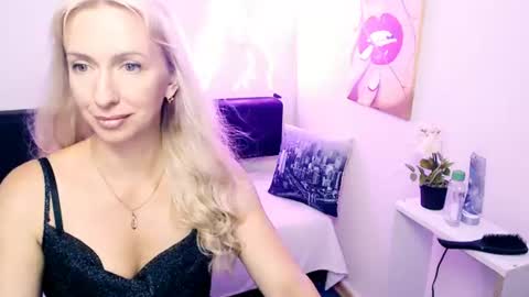 cute_smile_shy online show from July 2026 09:49:02 PM