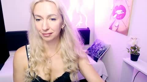 cute_smile_shy online show from July 2026 05:12:02 AM