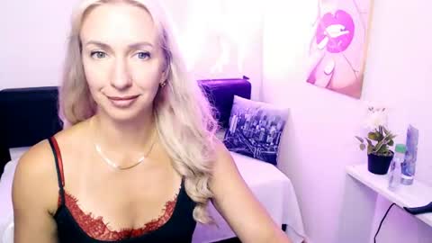 cute_smile_shy online show from July 2026 10:40:02 PM