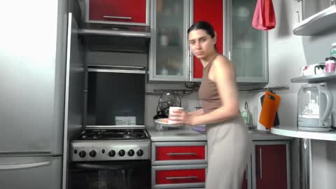 cute_strawberry_ online show from December 2024 09:44:02 AM