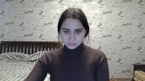 cute_strawberry_ online show from December 2024 09:02:02 AM