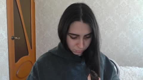 cute_strawberry_ online show from February 2025 12:47:01 PM