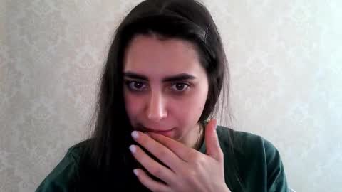 cute_strawberry_ online show from September 2025 06:29:02 AM