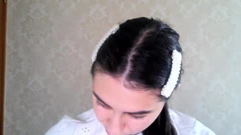 cute_strawberry_ online show from October 2025 07:39:01 AM