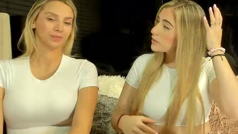 Snapshot of cuteanddesesperate chatting on May 2026 03:14:01 AM WANNA SEE MORE OF TWINS online show from May 2026 03:14:01 AM