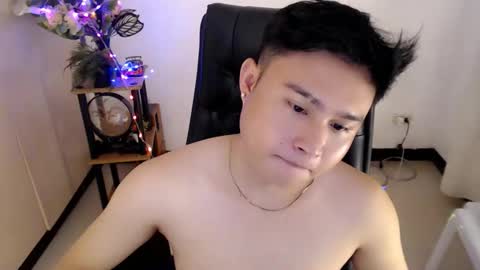 cuteasianlee online show from February 2026 05:44:02 PM