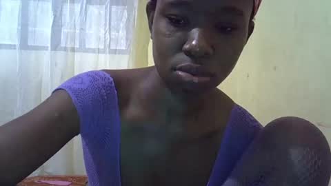 Snapshot of cutebrownie1998 chatting on February 2025 02:13:02 PM VALLARY online show from February 2025 02:13:02 PM