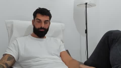 cuteeboy online show from October 2025 05:57:02 PM