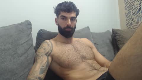 cuteeboy online show from December 2025 06:23:01 AM