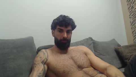 cuteeboy online show from February 2026 06:45:01 PM