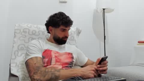 cuteeboy online show from February 2026 04:41:01 PM