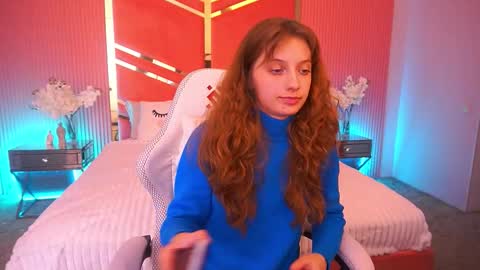 Snapshot of cuteefoxy chatting on November 2025 02:51:01 PM Foxy online show from November 2025 02:51:01 PM