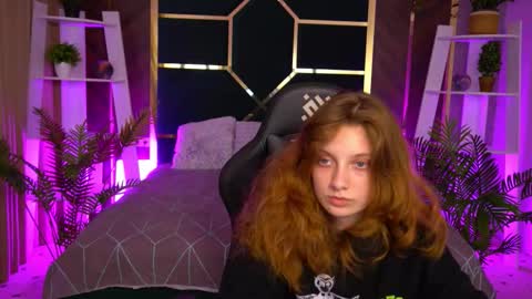 Snapshot of cuteefoxy chatting on November 2025 02:16:01 PM Foxy online show from November 2025 02:16:01 PM