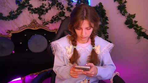 Snapshot of cuteefoxy chatting on November 2025 02:53:02 PM Foxy online show from November 2025 02:53:02 PM