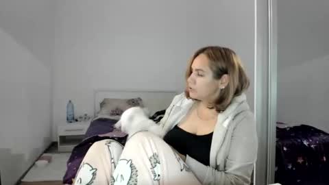 Snapshot of cutehana chatting on October 2025 04:52:02 PM MADY online show from October 2025 04:52:02 PM