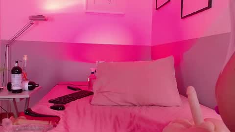 cutepetitee online show from March 2026 09:54:02 PM