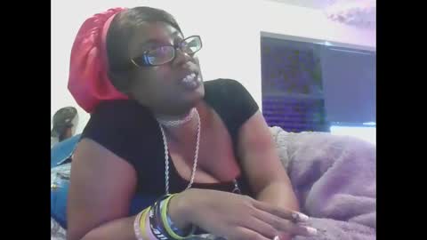 Snapshot of cuteshotkiki chatting on November 2025 08:30:01 PM mary mack online show from November 2025 08:30:01 PM