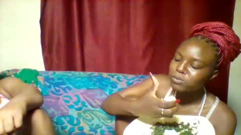 Snapshot of cutey_lunar chatting on January 2025 01:33:01 AM cutey_lunar online show from January 2025 01:33:01 AM