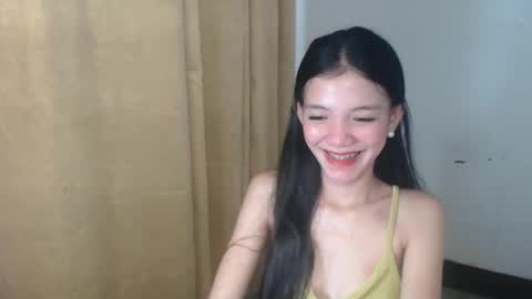 Snapshot of cutie_cristelle chatting on November 2025 07:52:01 AM cutie_cristelle online show from November 2025 07:52:01 AM