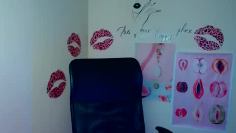 Emma online show from April 2026 06:22:01 AM