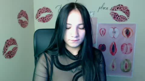 Snapshot of cutielady_ chatting on June 2026 06:15:02 AM Emma online show from June 2026 06:15:02 AM