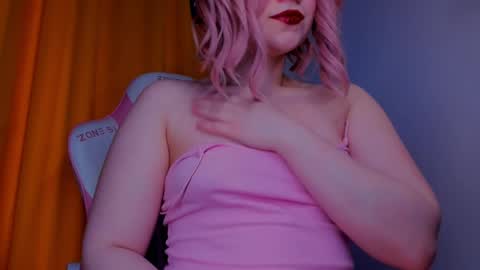 Snapshot of cutiesue chatting on May 2026 05:57:02 AM CutieSue online show from May 2026 05:57:02 AM