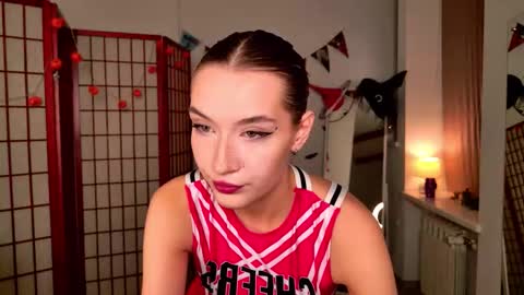 Vivienne online show from October 2025 07:54:02 AM