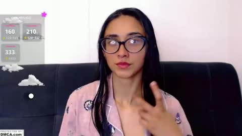 Snapshot of cutte_kitty_ chatting on June 2026 10:54:02 PM miss ari online show from June 2026 10:54:02 PM