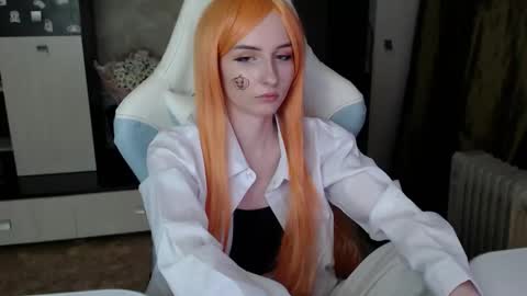 Cutti Crystal online show from October 2025 03:35:01 PM