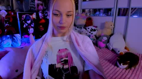 Nora online show from September 2025 08:25:01 PM