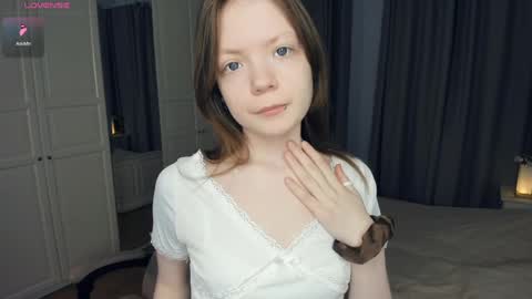 Snapshot of cuty_petite chatting on April 2026 05:56:02 AM Anne online show from April 2026 05:56:02 AM