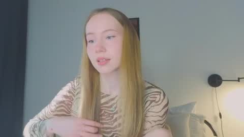 Snapshot of cuute_angell chatting on June 2026 05:07:01 PM Virginia See you on Sunday online show from June 2026 05:07:01 PM
