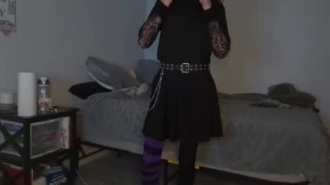 cwbym online show from November 2025 04:01:01 AM